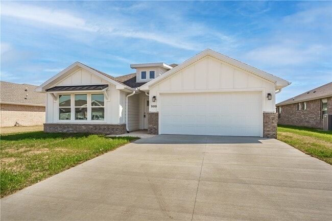 property at 800 Lewis St