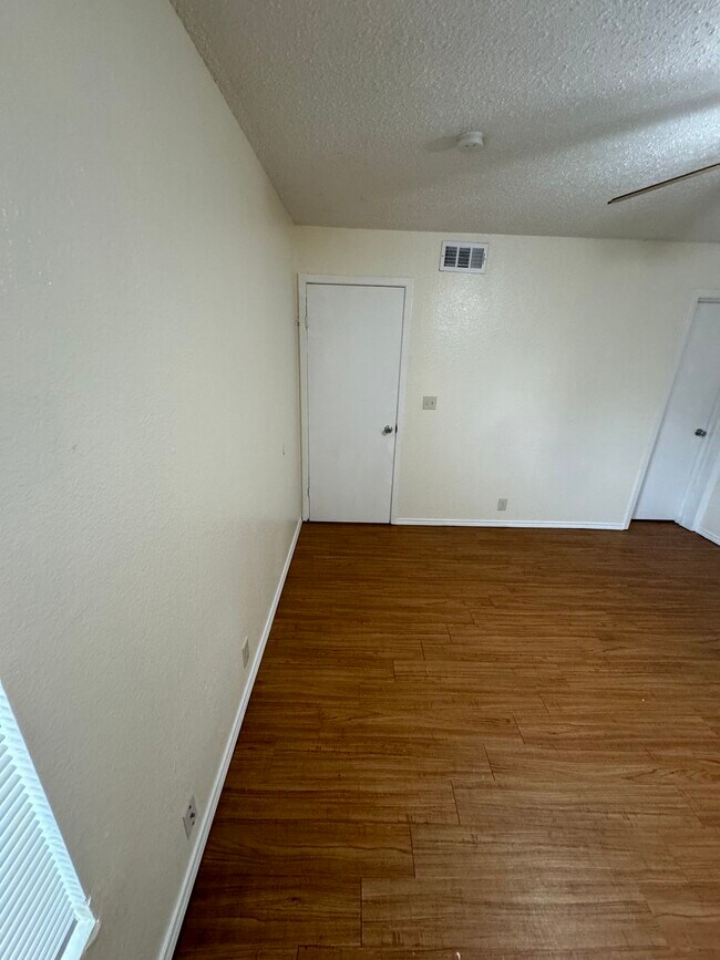 213 Alexandria St in Mesquite, TX - Building Photo - Building Photo