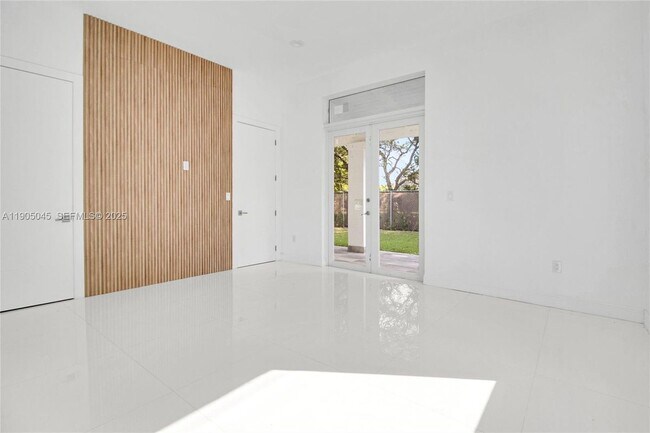 425 SW 129th Ave in Miami, FL - Building Photo - Building Photo