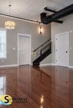 1661 Riverside Ave, Unit 117 in Jacksonville, FL - Foto de edificio - Building Photo