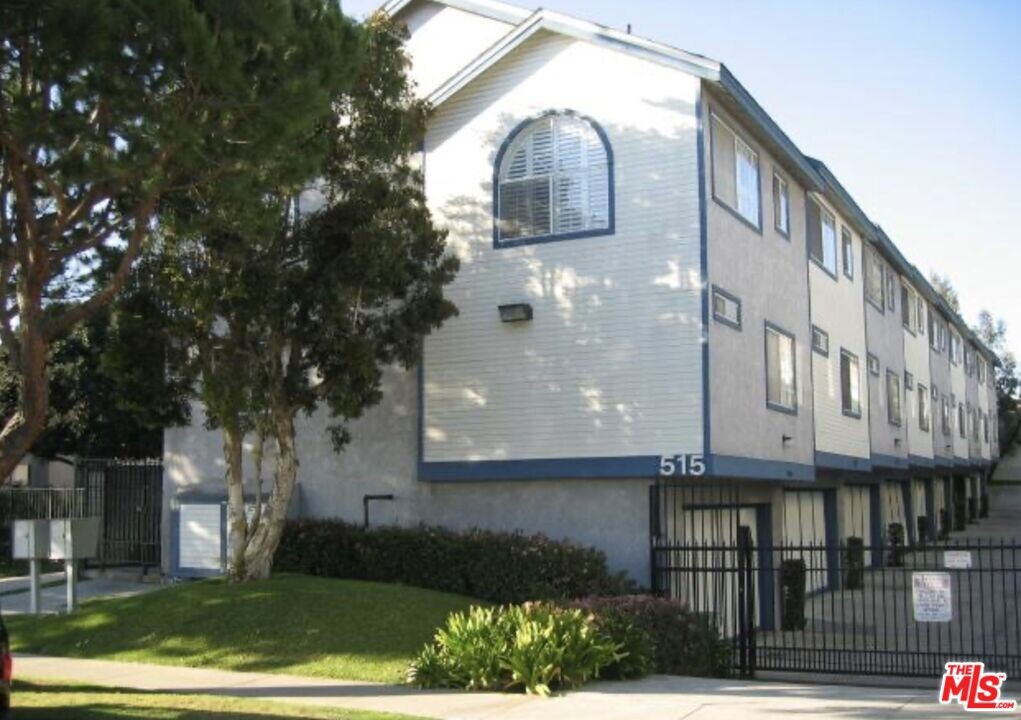 515 E Hazel St in Inglewood, CA - Building Photo