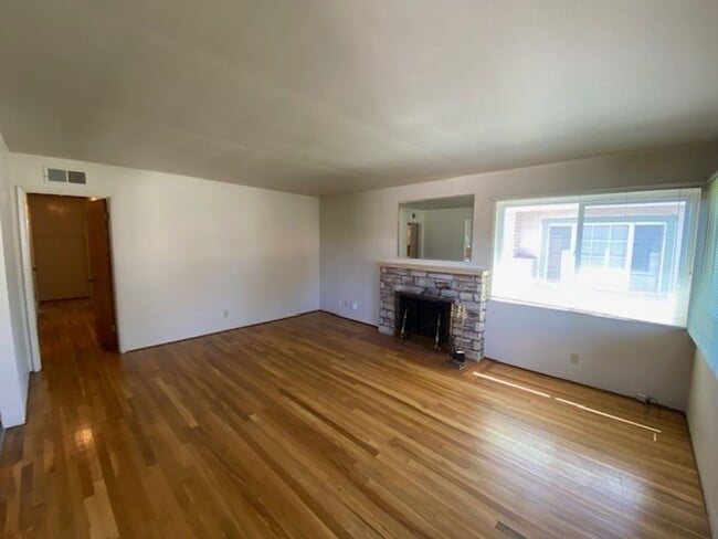 674 Oak St in Monterey, CA - Building Photo - Building Photo