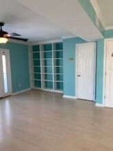 255 E Scenic Dr in Pass Christian, MS - Foto de edificio - Building Photo