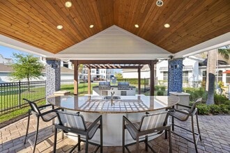 Skye at Hunter's Creek in Kissimmee, FL - Foto de edificio - Building Photo