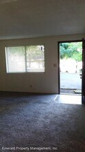485 W Centennial Blvd in Springfield, OR - Building Photo - Building Photo