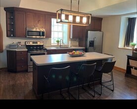 237 Fremont Ave in Dubuque, IA - Building Photo - Building Photo