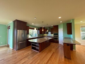 21008 Military Rd S in Seatac, WA - Building Photo - Building Photo