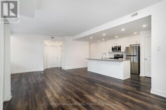380 Rolling Meadow Crescent in Ottawa, ON - Building Photo - Building Photo