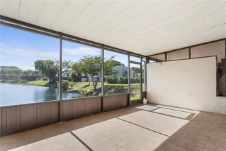14293 Kendale Lakes Cir in Miami, FL - Building Photo - Building Photo