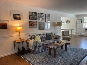 5650 N Bayview Rd in Southold, NY - Building Photo - Building Photo