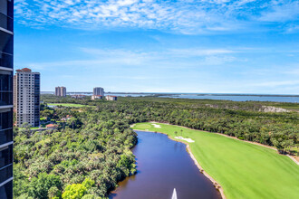 23540 Via Veneto in Bonita Springs, FL - Foto de edificio - Building Photo