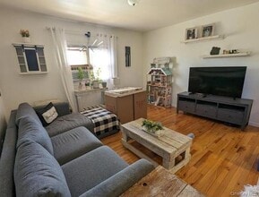 20 Blauvelt Ave, Unit 2R in West Haverstraw, NY - Building Photo - Building Photo