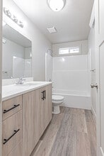 6227 N Silver Fox Rd, Unit 1 in Ammon, ID - Foto de edificio - Building Photo