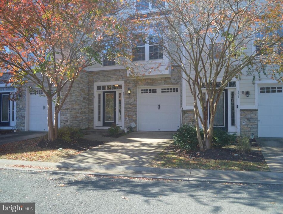 502 Monroe Point Dr in Colonial Beach, VA - Building Photo