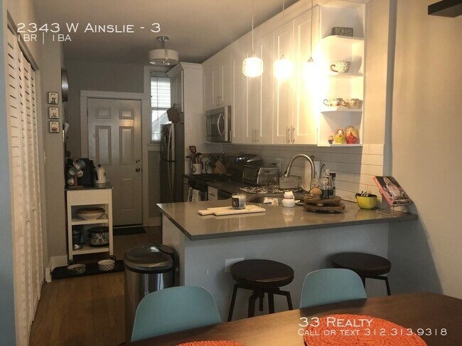 2343 W Ainslie St-Unit -3 in Chicago, IL - Building Photo - Building Photo