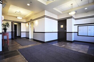 5588 N Lincoln Ave in Chicago, IL - Building Photo - Building Photo