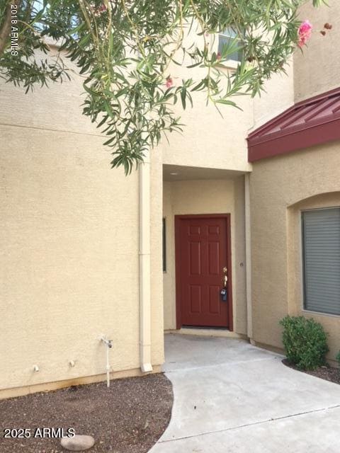 property at 1015 S Val Vista Dr