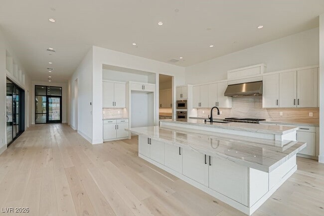 property at 10964 Rossa Peak Ave