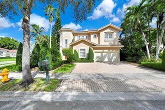 11233 NW 71st Ter in Doral, FL - Building Photo - Building Photo