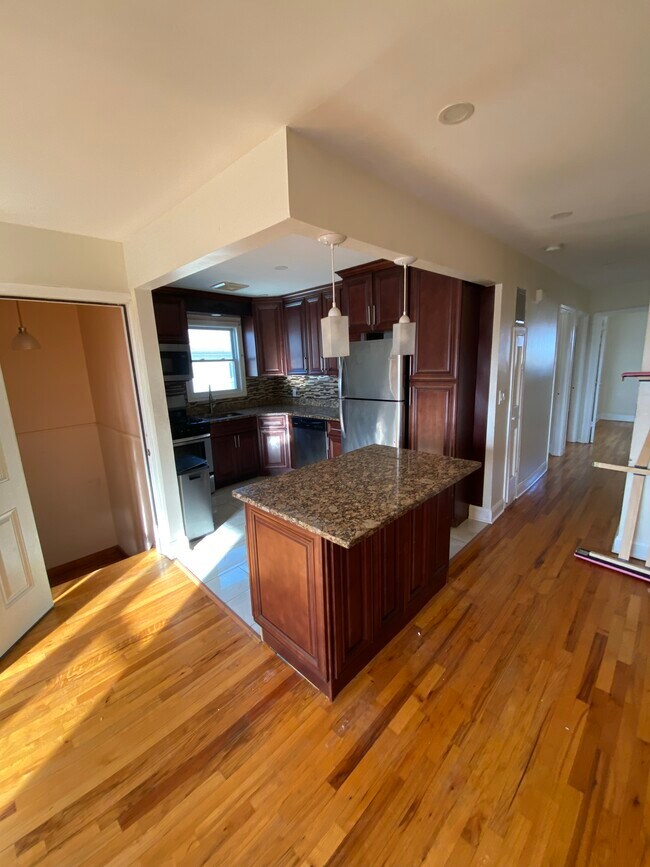 14605 226th St, Unit 2 in Springfield Gardens, NY - Building Photo - Building Photo