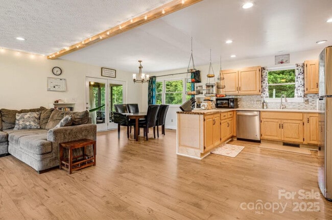 4155 Turnpike Rd in Horse Shoe, NC - Building Photo - Building Photo