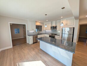 Magnolia Manor in Sherman Oaks, CA - Building Photo - Building Photo