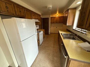 562 SE 4th St in Bend, OR - Building Photo - Building Photo