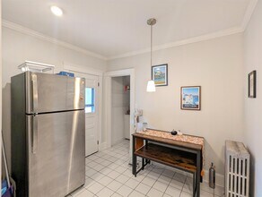 92 Powder House Blvd, Unit 3 in Somerville, MA - Building Photo - Building Photo