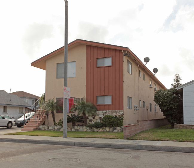 9718 Oak St in Bellflower, CA - Building Photo - Building Photo