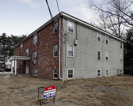 295 Woonasquatucket Ave in North Providence, RI - Foto de edificio - Building Photo