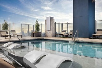 SkyHouse River Oaks Apartments in Houston, TX - Building Photo - Building Photo