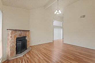 8731 Croteau Dr in Houston, TX - Building Photo - Building Photo