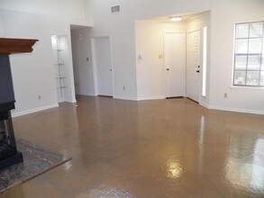 21631 Nottinghill Dr in Spring, TX - Building Photo - Building Photo
