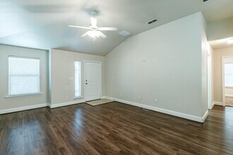 11207 Dover Ave in Lubbock, TX - Foto de edificio - Building Photo