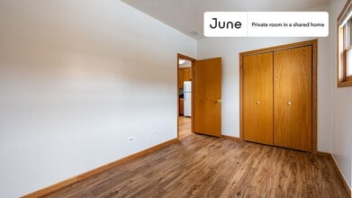 Room in Shared 3 bed/2 bath home in Chicago, IL - Building Photo - Building Photo