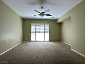 2455 Blair Castle St in Henderson, NV - Foto de edificio - Building Photo