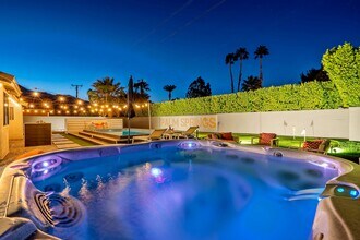 2222 E Via Escuela in Palm Springs, CA - Building Photo - Building Photo