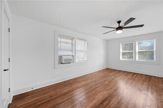 1338 McLendon Ave NE in Atlanta, GA - Foto de edificio - Building Photo