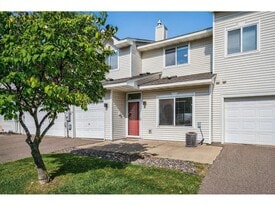 8983 Sawgrass Glen N in Osseo, MN - Building Photo