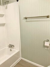 826 Jonathan Run Rd in Parsons, WV - Foto de edificio - Building Photo