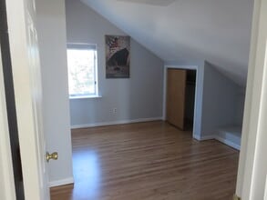 215 First Ave, Unit #3 in West Haven, CT - Building Photo - Building Photo