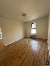 West 10th Street in New York, NY - Building Photo - Building Photo