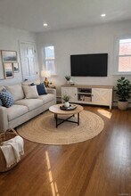 1016 Oaks Dr in Franklin Square, NY - Building Photo - Building Photo