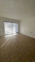 7020 NW 179th St in Hialeah, FL - Building Photo - Building Photo