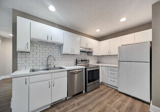 3612 13 Mile Rd NE in Rockford, MI - Building Photo - Building Photo