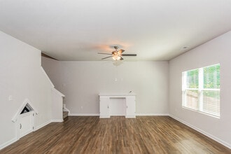 905 Stolls Ln in Knightdale, NC - Building Photo - Building Photo