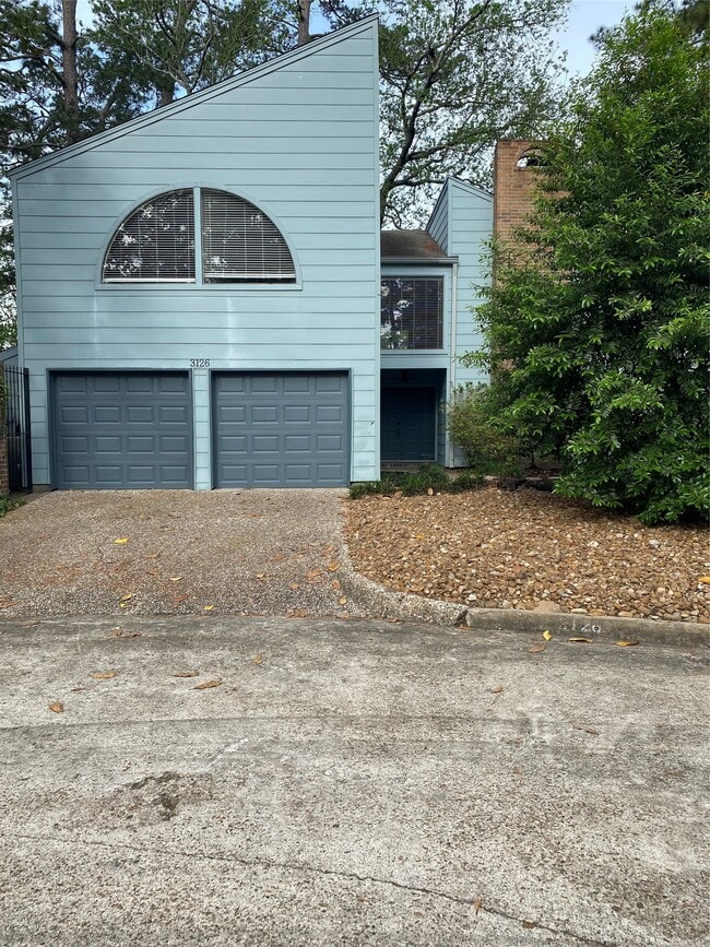 property at 3126 E Lake Cres Dr