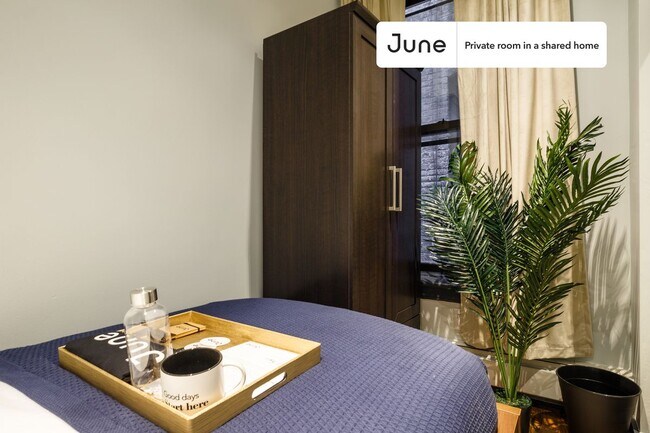 Private bedroom in 4 bed/2 bath Home in New York, NY - Building Photo - Building Photo
