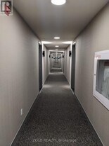 58 Sky Harbour Dr in Brampton, ON - Building Photo