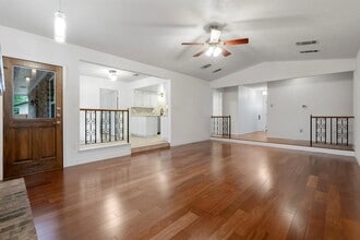 2624 Barton Hills Dr in Austin, TX - Building Photo - Building Photo